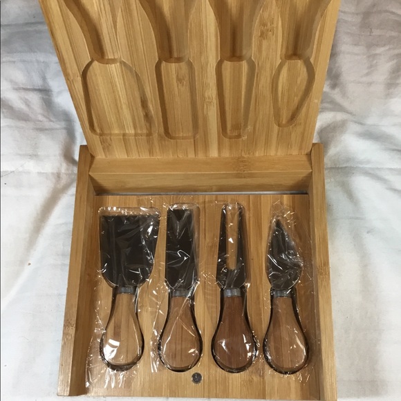Formaggio cheese set, 4 tools, bamboo, nice gift item, NWOT - Picture 2 of 3